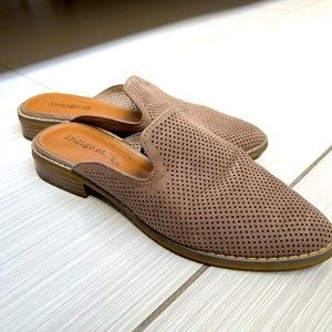 Taupe mules